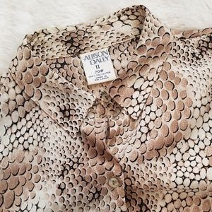 |Allison Daley II |Top| NWOT| 20W